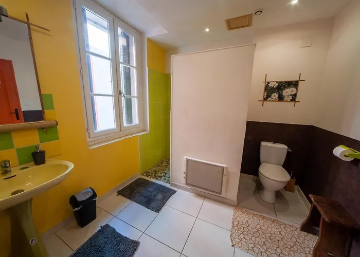 Venez Rever Centre Et Gare Il Y A Cher C Est Moins Bien 3* Béziers